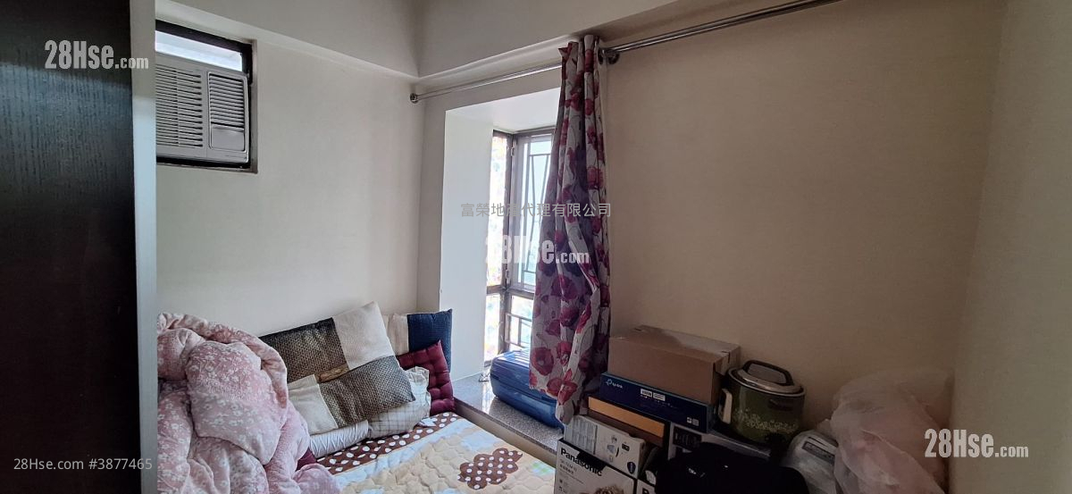 Polly Court Sell 2 Bedrooms , 1 Bathroom 272 ft² ( 25.3 m² )