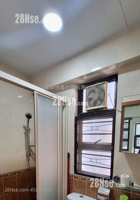 Polly Court Sell 2 Bedrooms , 1 Bathroom 272 ft² ( 25.3 m² )