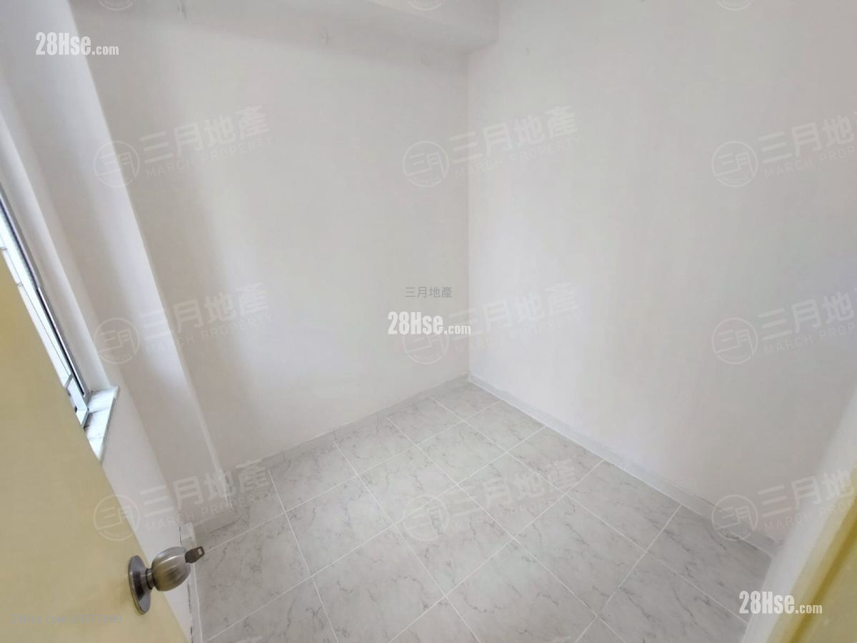 Cheung Hong Mansion Rental 2 Bedrooms , 1 Bathroom 259 ft² ( 24.1 m² )