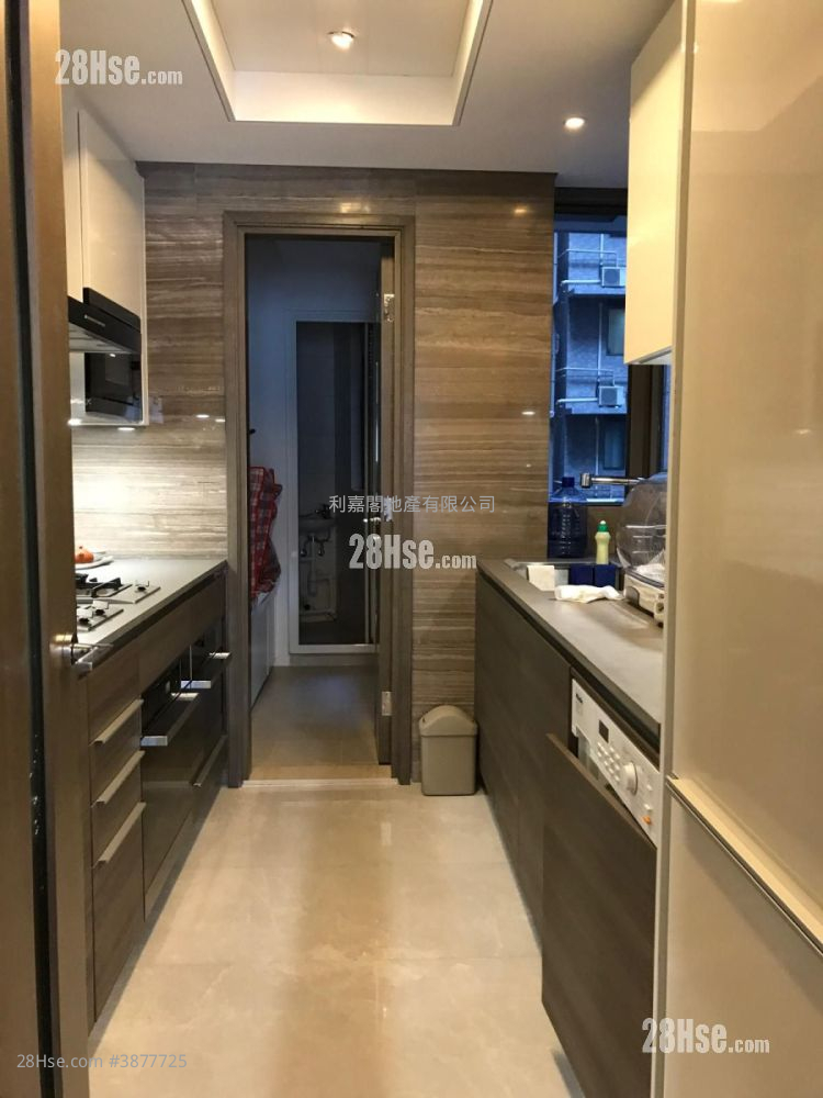 The Austin Sell 3 Bedrooms , 2 Bathrooms 1,002 ft² ( 93.1 m² )