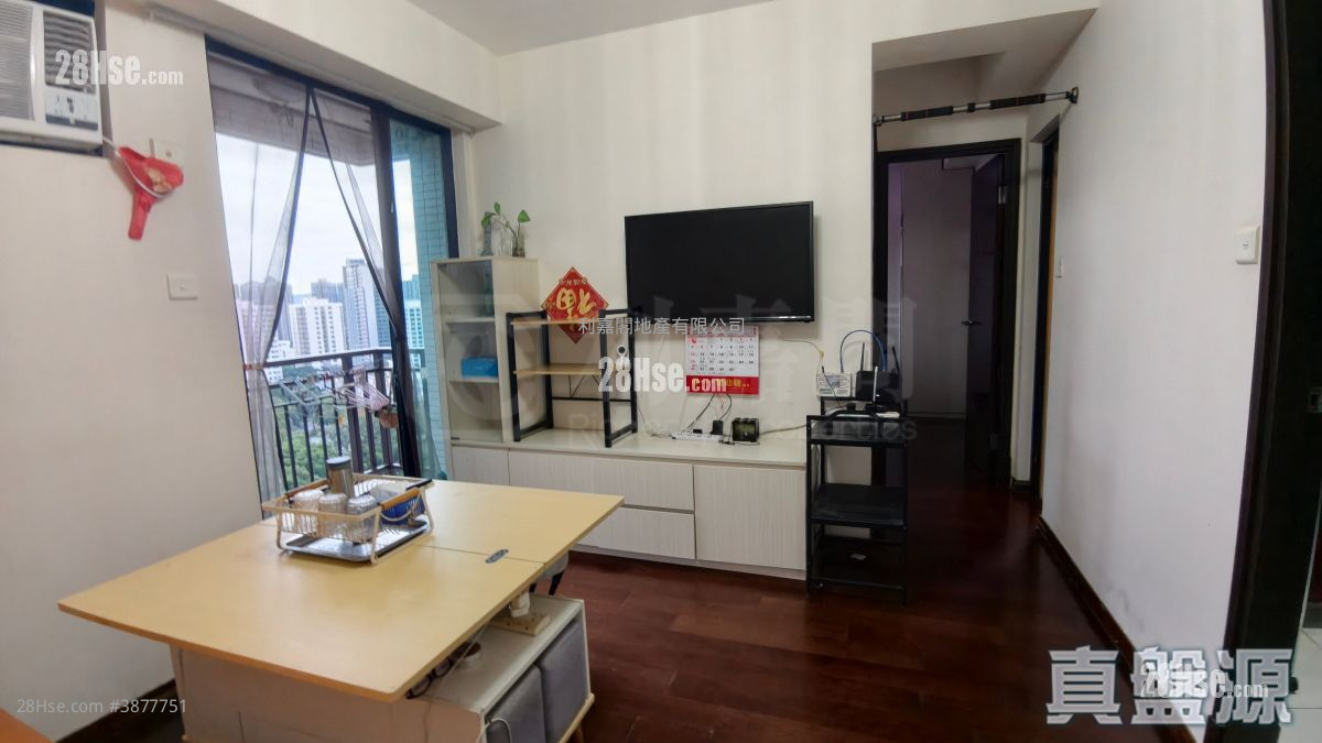 Royal Green Sell 2 Bedrooms 413 ft² ( 38.4 m² )