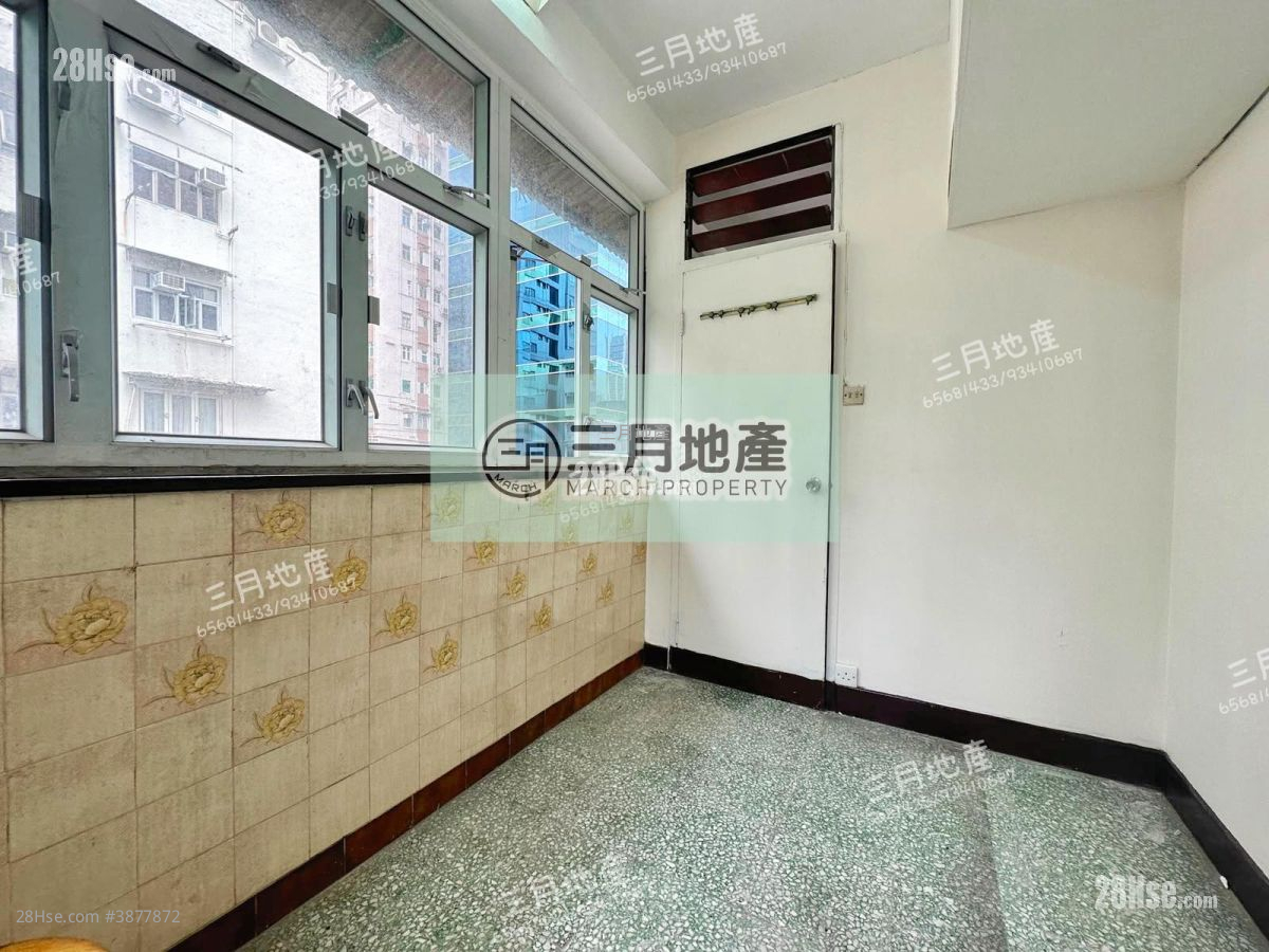 bedroom 2: Wing Wah Building Sell 2 Bedrooms , 1 Bathroom 375 ft² ( 34.8 m² )