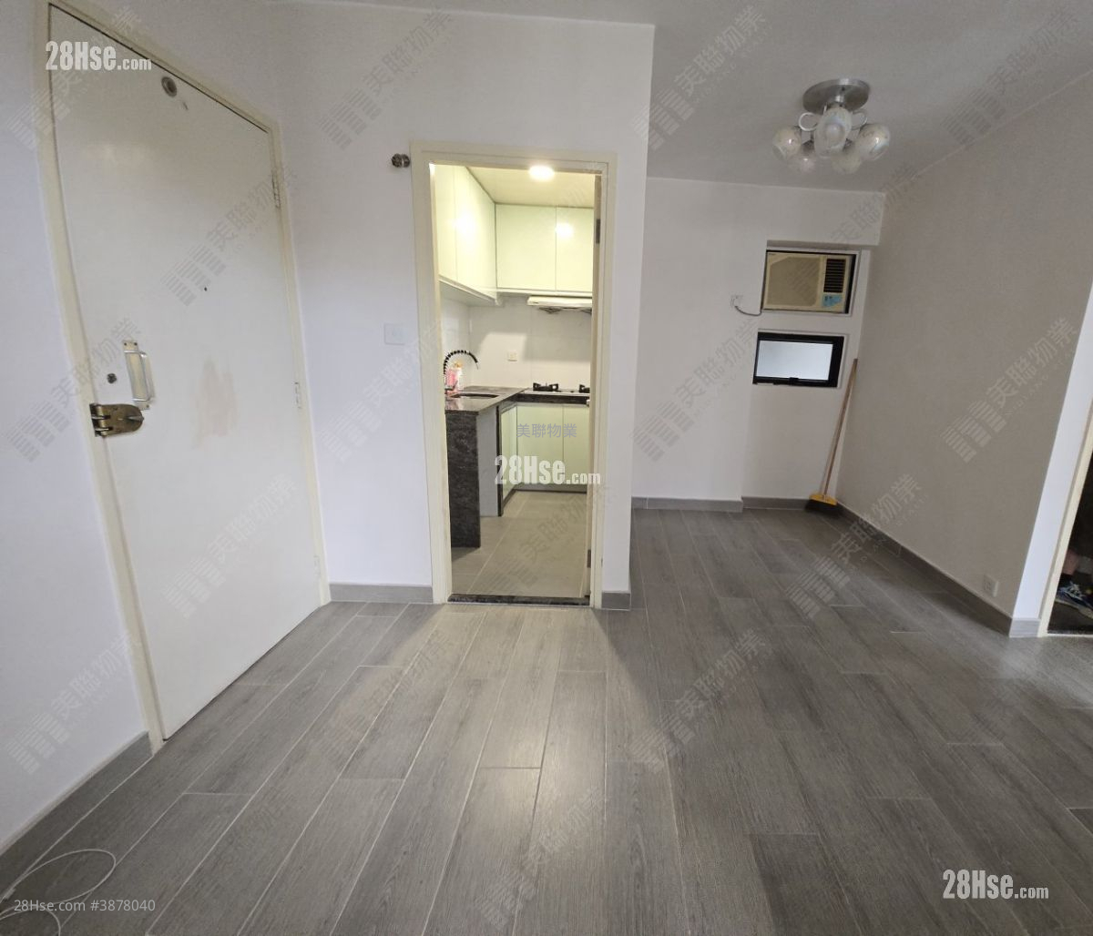 Tai Hing Gardens Sell 2 Bedrooms , 1 Bathroom 428 ft² ( 39.8 m² )