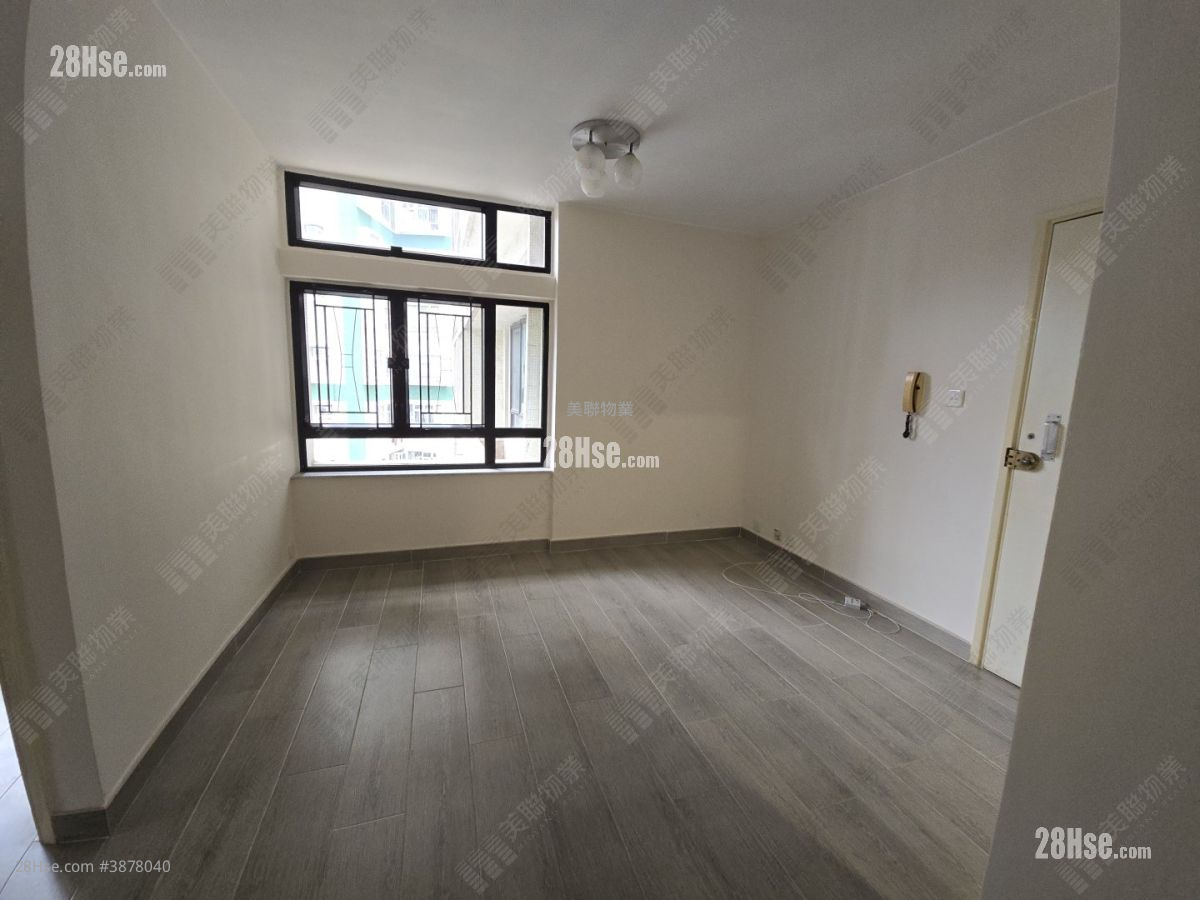 Tai Hing Gardens Sell 2 Bedrooms , 1 Bathroom 428 ft² ( 39.8 m² )