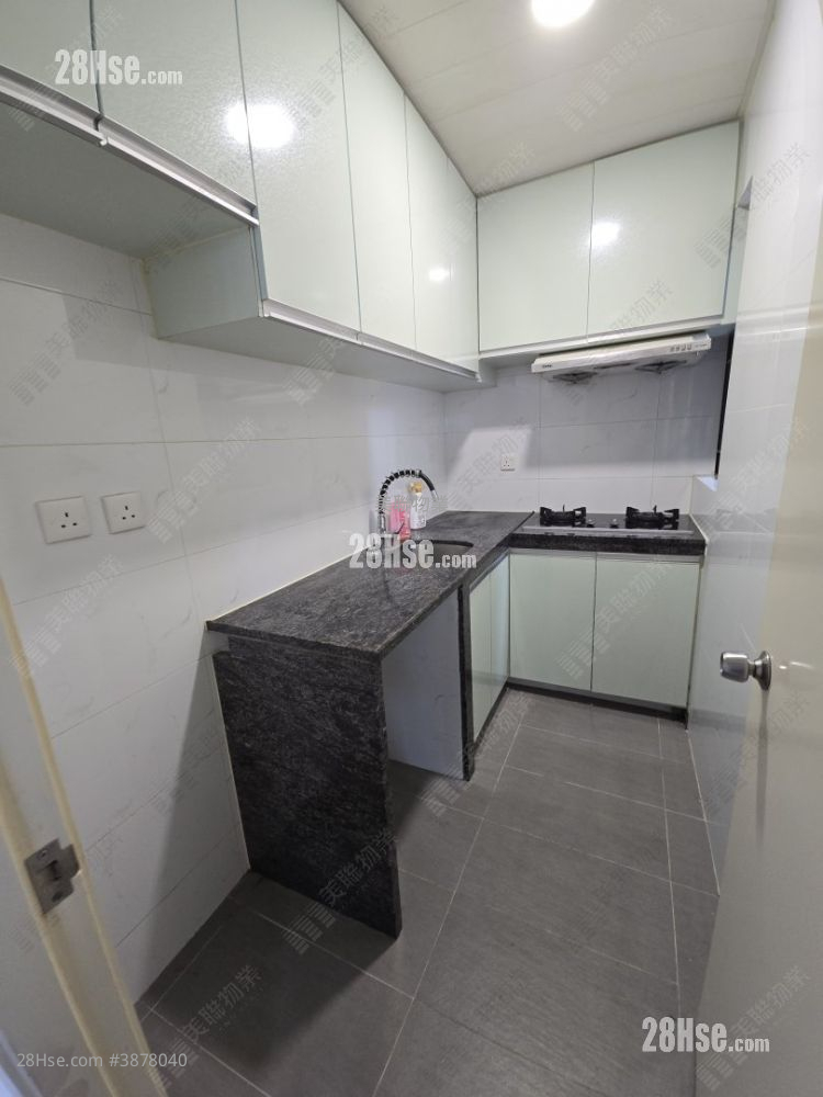Tai Hing Gardens Sell 2 Bedrooms , 1 Bathroom 428 ft² ( 39.8 m² )