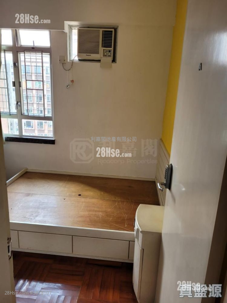 Sunshine City Sell 3 Bedrooms 568 ft² ( 52.8 m² )