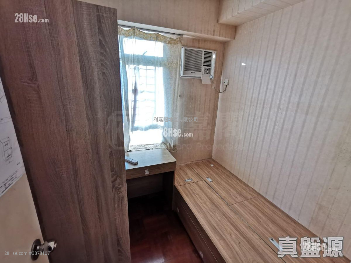 Sunshine City Sell 3 Bedrooms 568 ft² ( 52.8 m² )