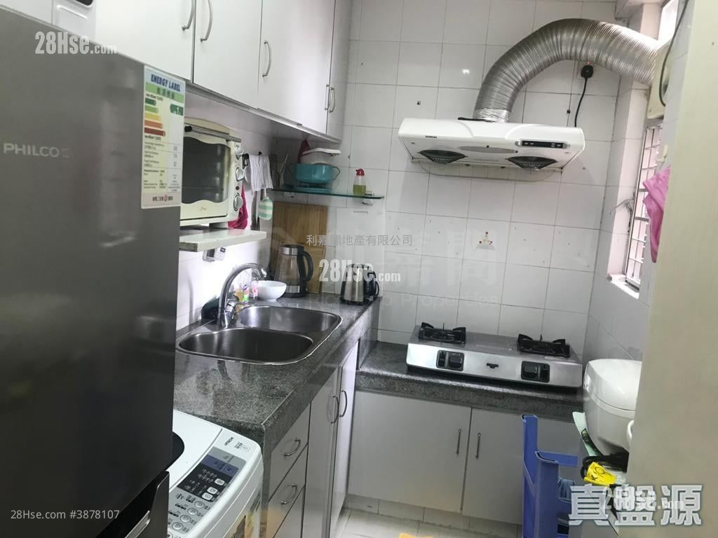 Sunshine City Sell 3 Bedrooms 568 ft² ( 52.8 m² )