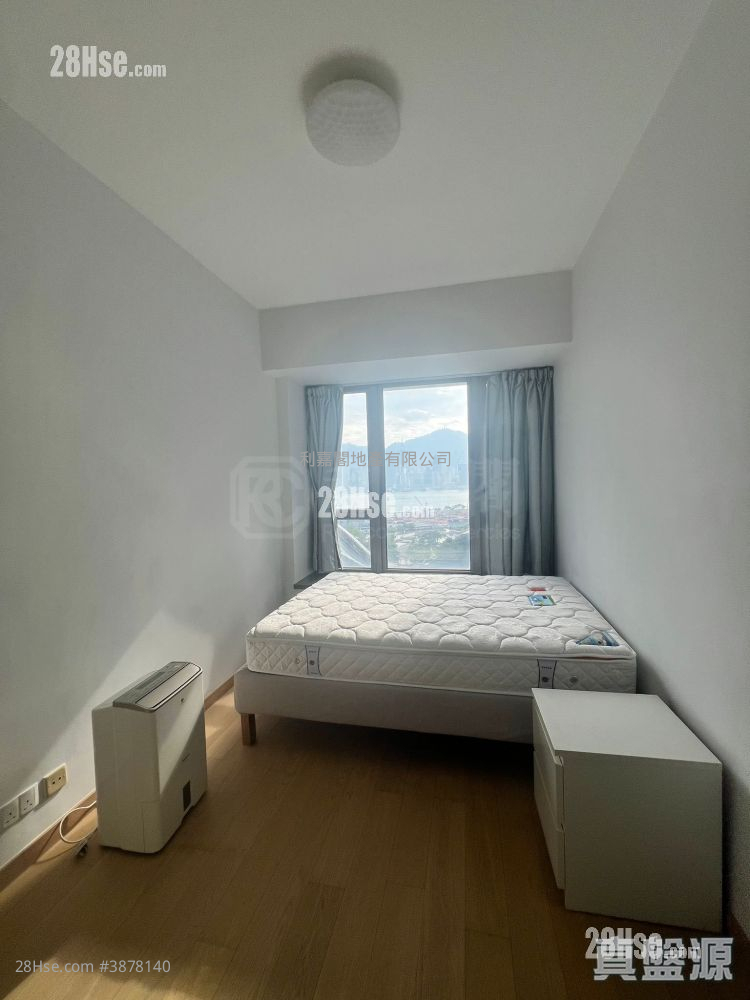 The Austin Sell 2 Bedrooms , 2 Bathrooms 621 ft² ( 57.7 m² )