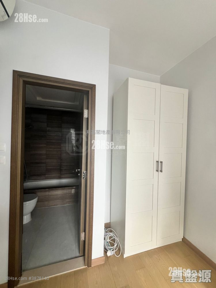 The Austin Sell 2 Bedrooms , 2 Bathrooms 621 ft² ( 57.7 m² )