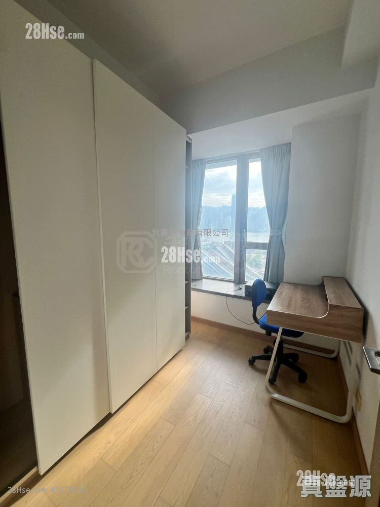 The Austin Sell 2 Bedrooms , 2 Bathrooms 621 ft² ( 57.7 m² )