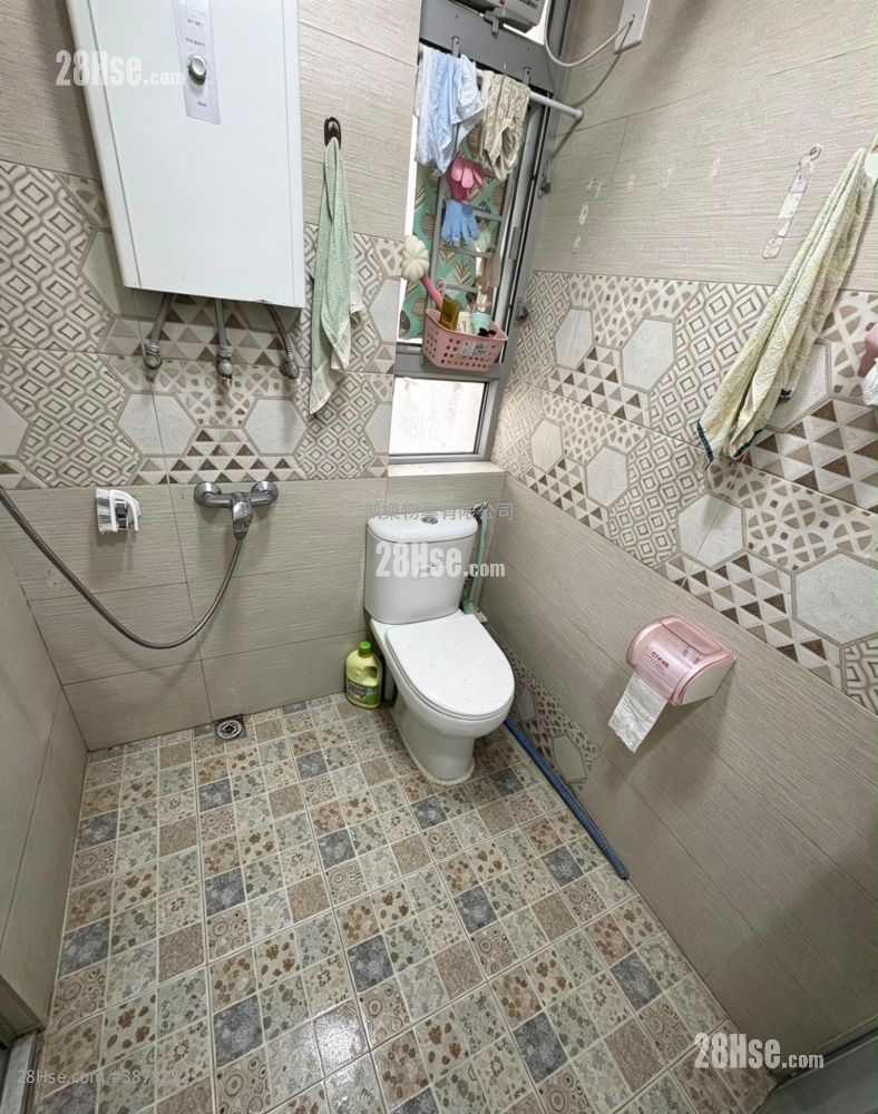 Choi Hing Court Sell 1 Bedroom , 1 Bathroom 368 ft² ( 34.2 m² )