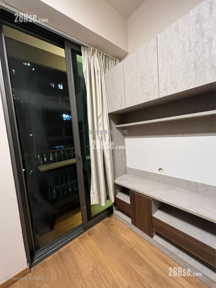 The Astro Sell Studio , 1 Bathroom 217 ft² ( 20.2 m² )
