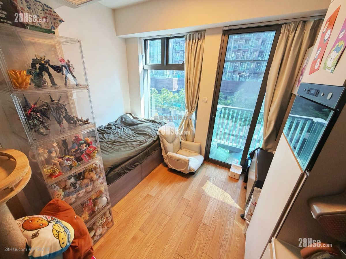 The Astro Sell Studio , 1 Bathroom 217 ft² ( 20.2 m² )