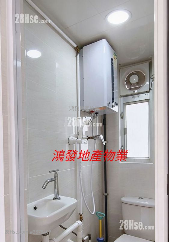 Shun Fat Building Sell Studio , 1 Bathroom 159 ft² ( 14.8 m² )