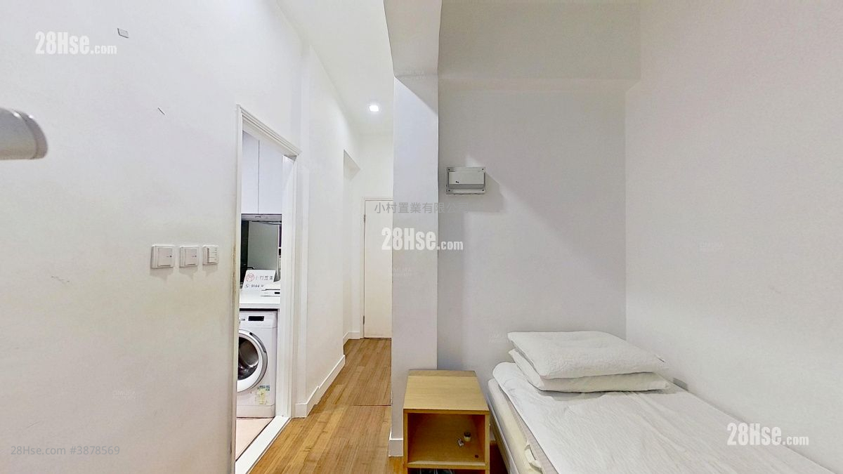 master room: Leigyinn Building Rental Studio , 1 Bathroom 200 ft² ( 18.6 m² )