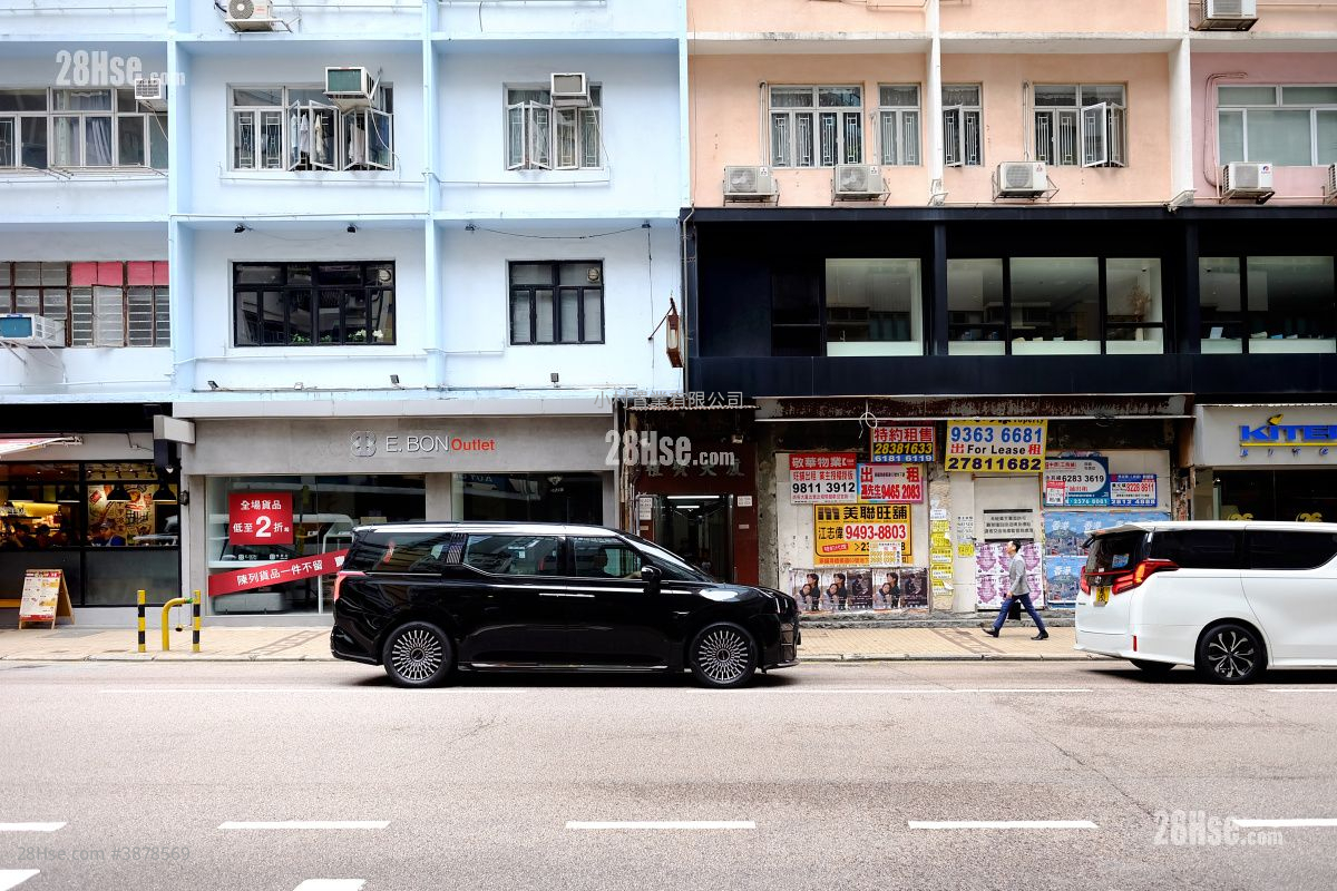main door: Leigyinn Building Rental Studio , 1 Bathroom 200 ft² ( 18.6 m² )