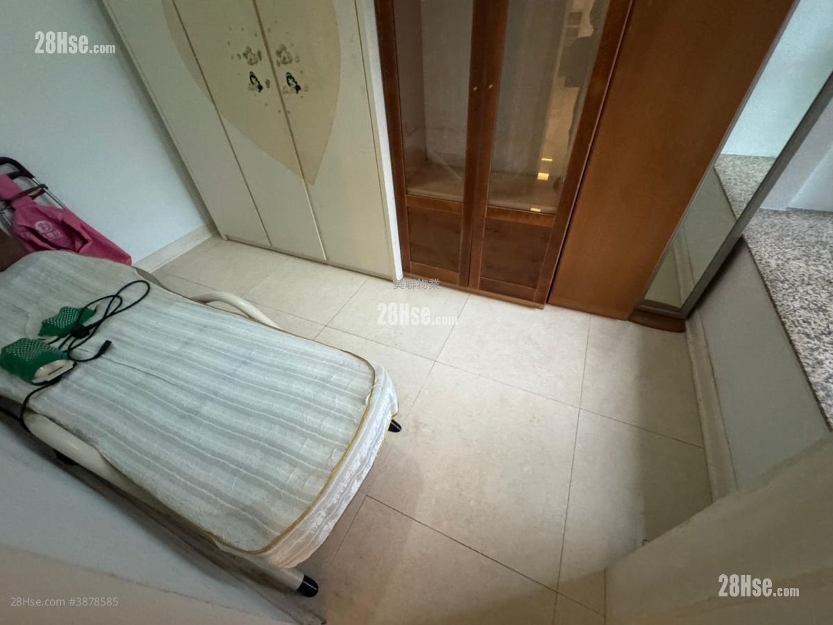 The Cairnhill Sell 3 Bedrooms 931 ft² ( 86.5 m² )