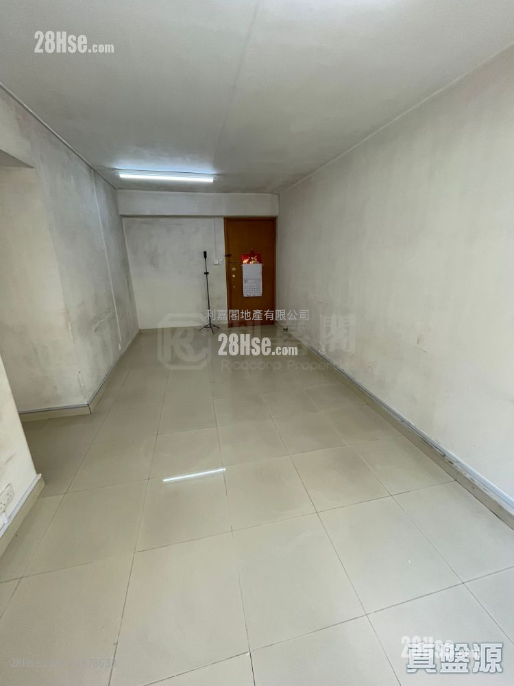 Wah Ming Est Sell 3 Bedrooms , 1 Bathroom 566 ft² ( 52.6 m² )