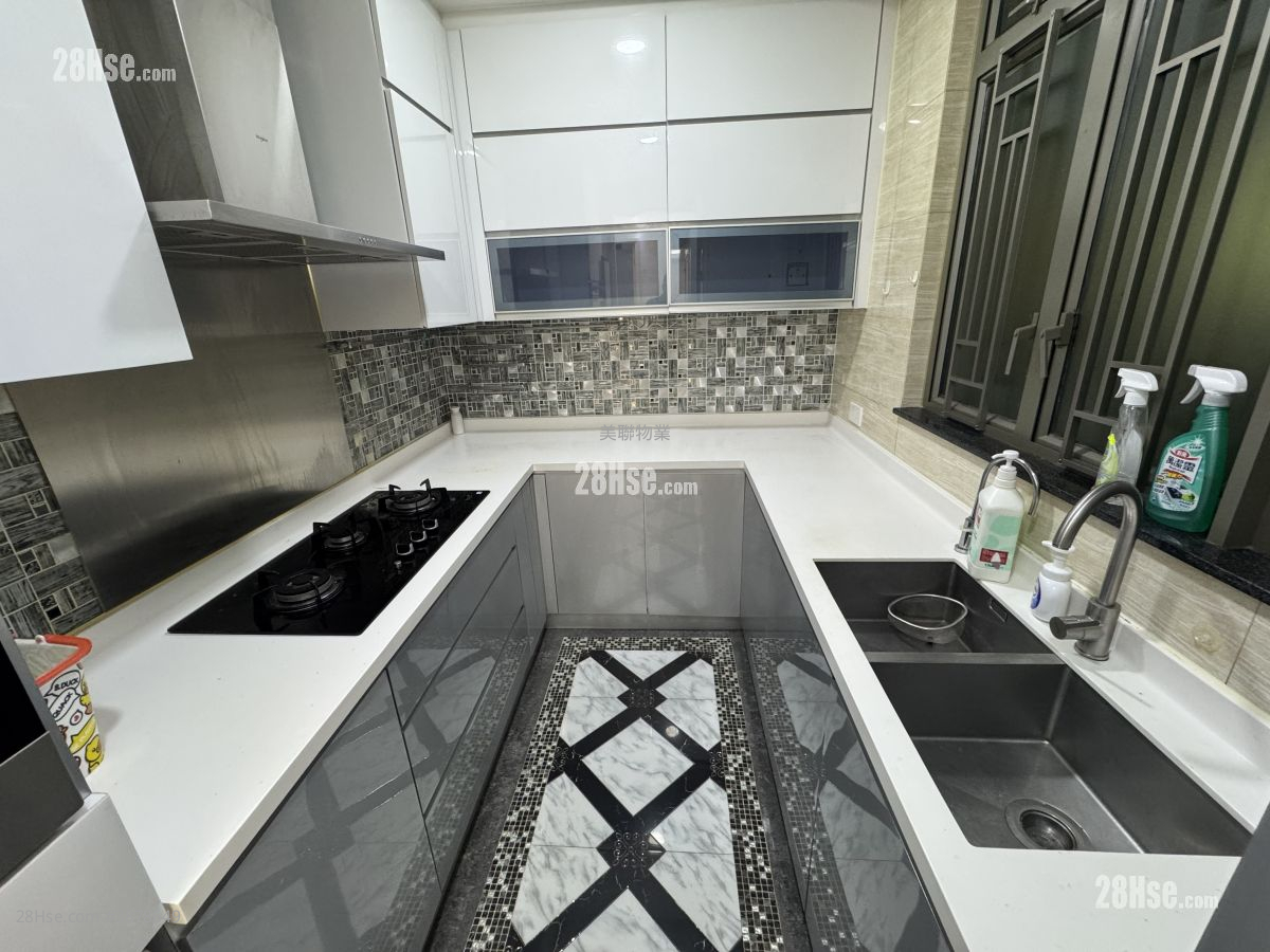 The Cairnhill Sell 3 Bedrooms 1,008 ft² ( 93.6 m² )