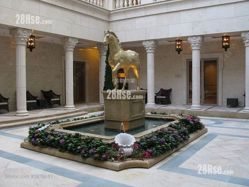 The Palazzo Rental 3 Bedrooms , 2 Bathrooms 761 ft² ( 70.7 m² )