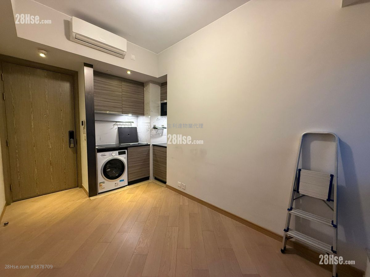 The Zutten Sell Studio , 1 Bathroom 191 ft² ( 17.7 m² )