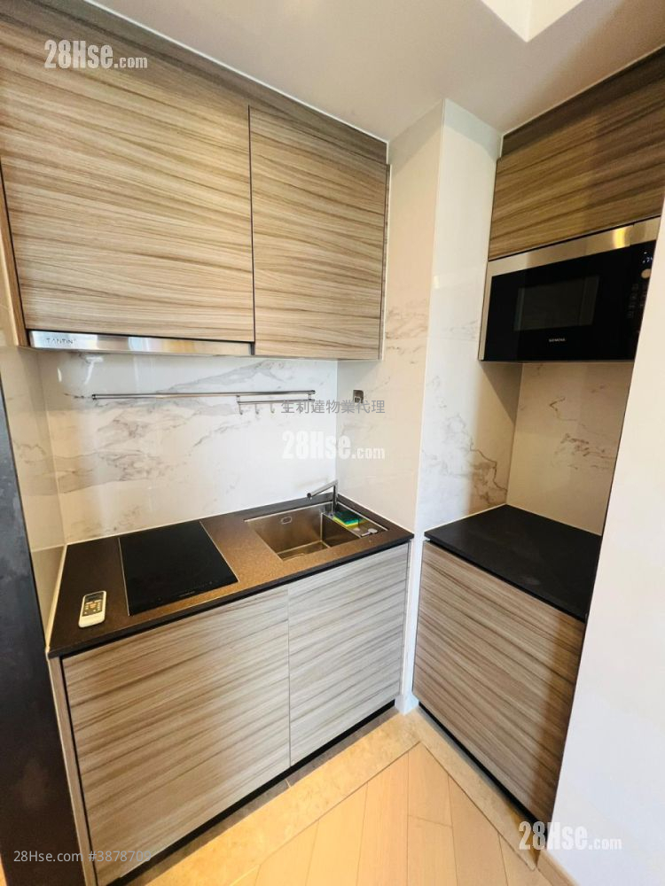 The Zutten Sell Studio , 1 Bathroom 191 ft² ( 17.7 m² )