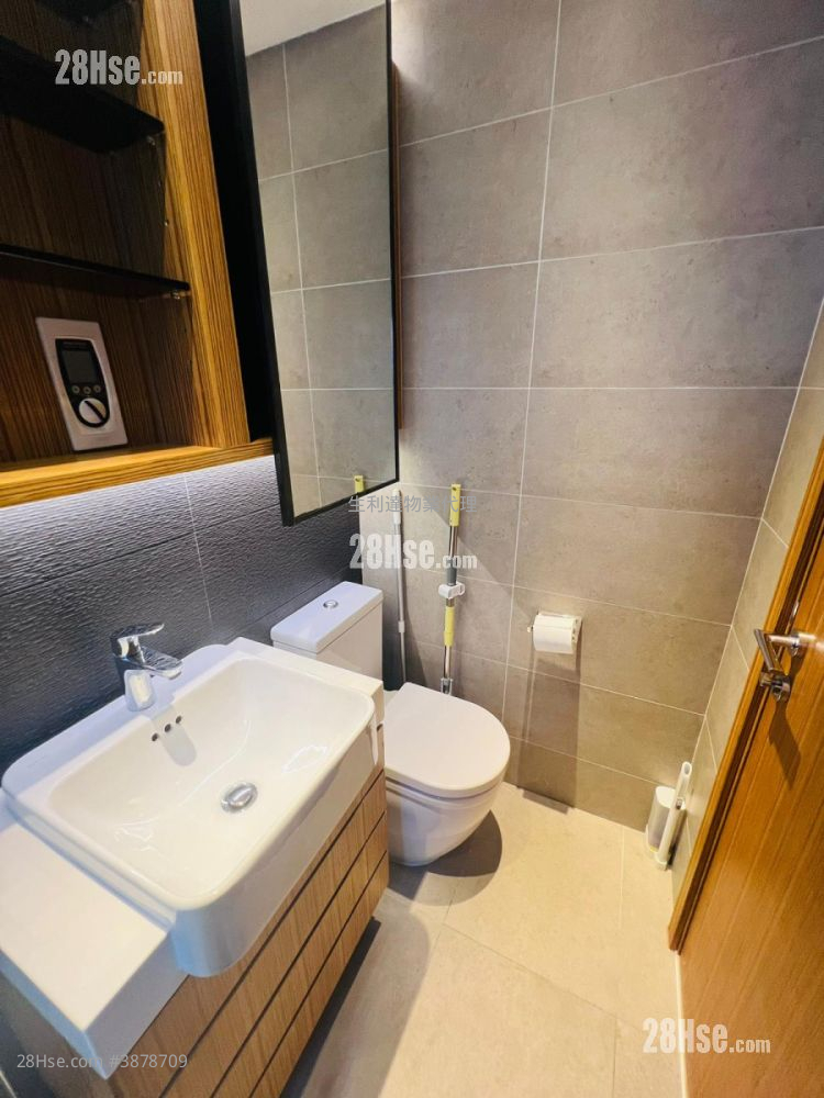 The Zutten Sell Studio , 1 Bathroom 191 ft² ( 17.7 m² )