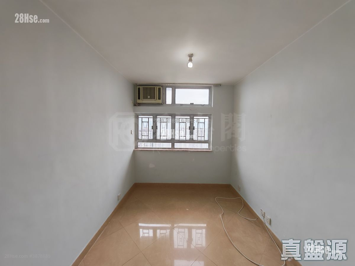 Ching Wah Court Sell 2 Bedrooms , 1 Bathroom 394 ft² ( 36.6 m² )