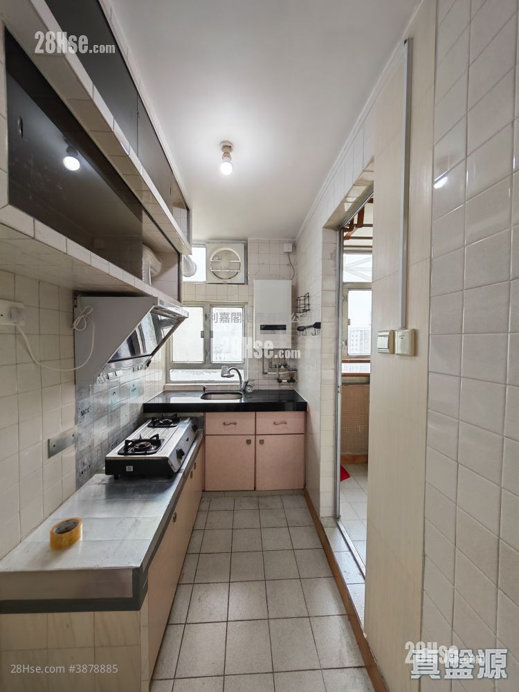 Ching Wah Court Sell 2 Bedrooms , 1 Bathroom 394 ft² ( 36.6 m² )