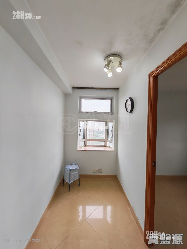 Ching Wah Court Sell 2 Bedrooms , 1 Bathroom 394 ft² ( 36.6 m² )