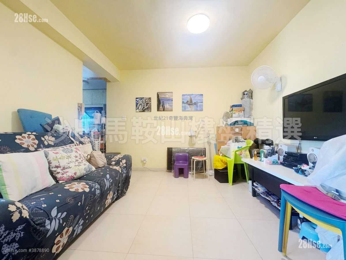 Chevalier Garden Sell 2 Bedrooms , 1 Bathroom 479 ft² ( 44.5 m² )