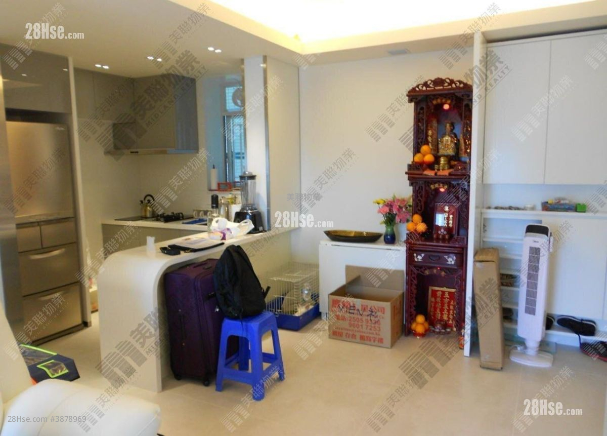 kitchen: Metro Town Sell 3 Bedrooms , 2 Bathrooms 678 ft² ( 63.0 m² )