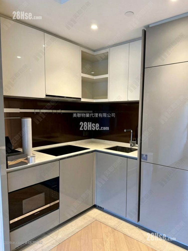 kitchen: Mount Regency Sell 2 Bedrooms 413 ft² ( 38.4 m² )