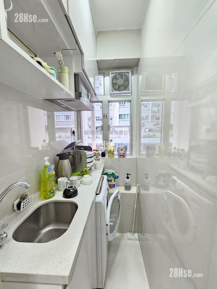 Kam Yuck Building Sell 1 Bedroom , 1 Bathroom 224 ft² ( 20.8 m² )