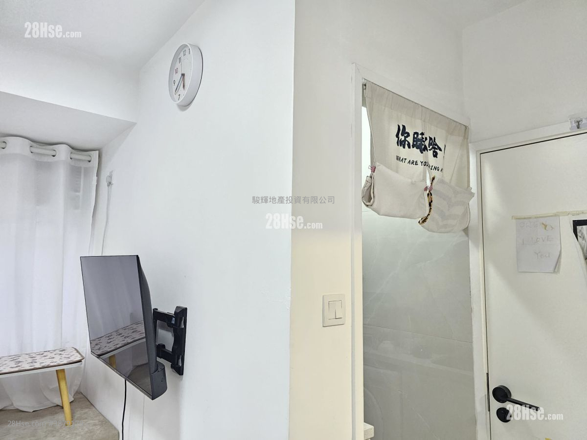 Kam Yuck Building Sell 1 Bedroom , 1 Bathroom 224 ft² ( 20.8 m² )