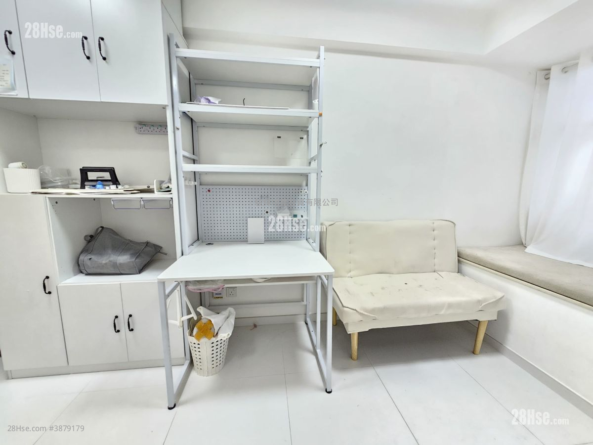 Kam Yuck Building Sell 1 Bedroom , 1 Bathroom 224 ft² ( 20.8 m² )