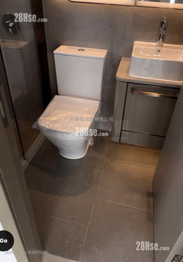 bathroom: The Vim Sell 1 Bathroom 199 ft² ( 18.5 m² )