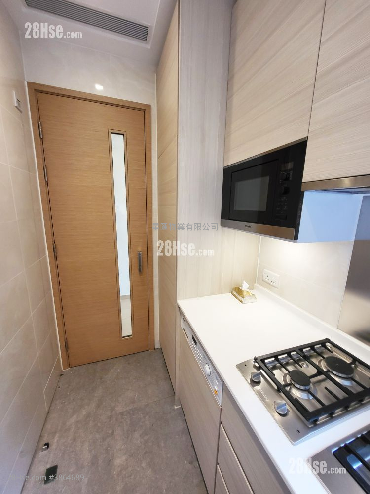 Mantin Heights Sell 2 Bedrooms , 1 Bathroom 568 ft² ( 52.8 m² )