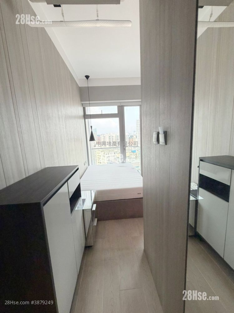 Parkes Residence Rental Studio , 1 Bathroom 248 ft² ( 23.0 m² )
