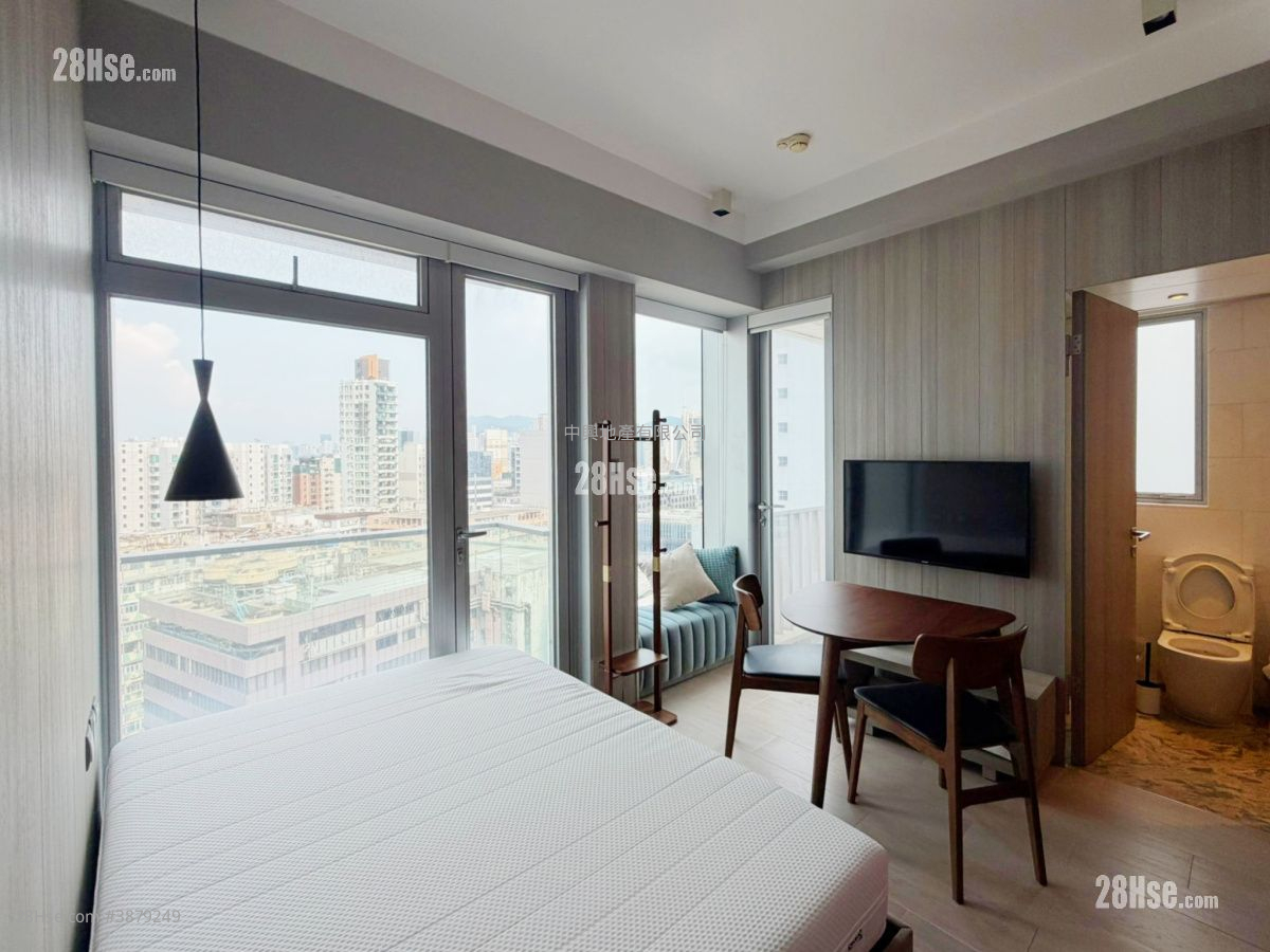 Parkes Residence Rental Studio , 1 Bathroom 248 ft² ( 23.0 m² )
