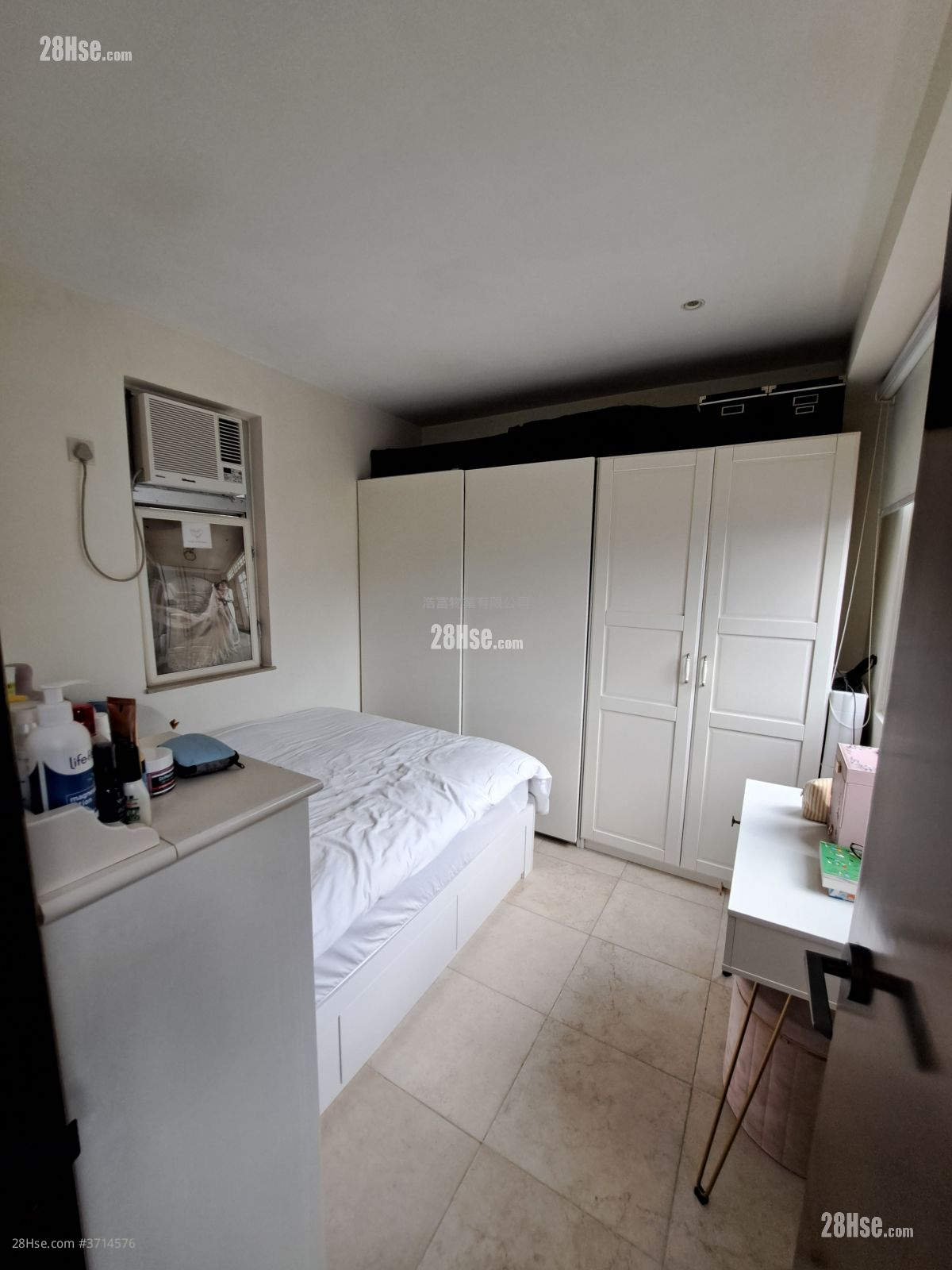 Hoi Kwong Court Rental 3 Bedrooms , 1 Bathroom 639 ft² ( 59.4 m² )