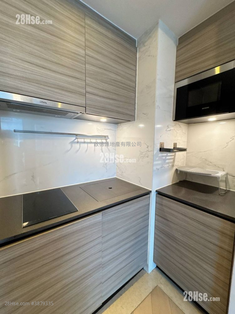 The Zutten Sell Studio , 1 Bathroom 191 ft² ( 17.7 m² )