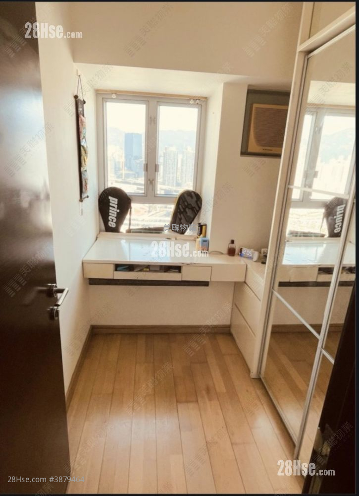 Grand Waterfront Sell 2 Bedrooms 384 ft² ( 35.7 m² )