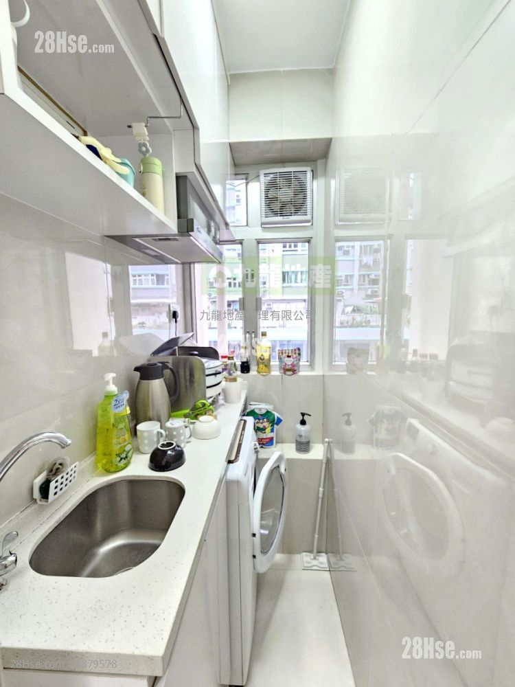 Kam Yuck Building Sell 1 Bedroom , 1 Bathroom 224 ft² ( 20.8 m² )