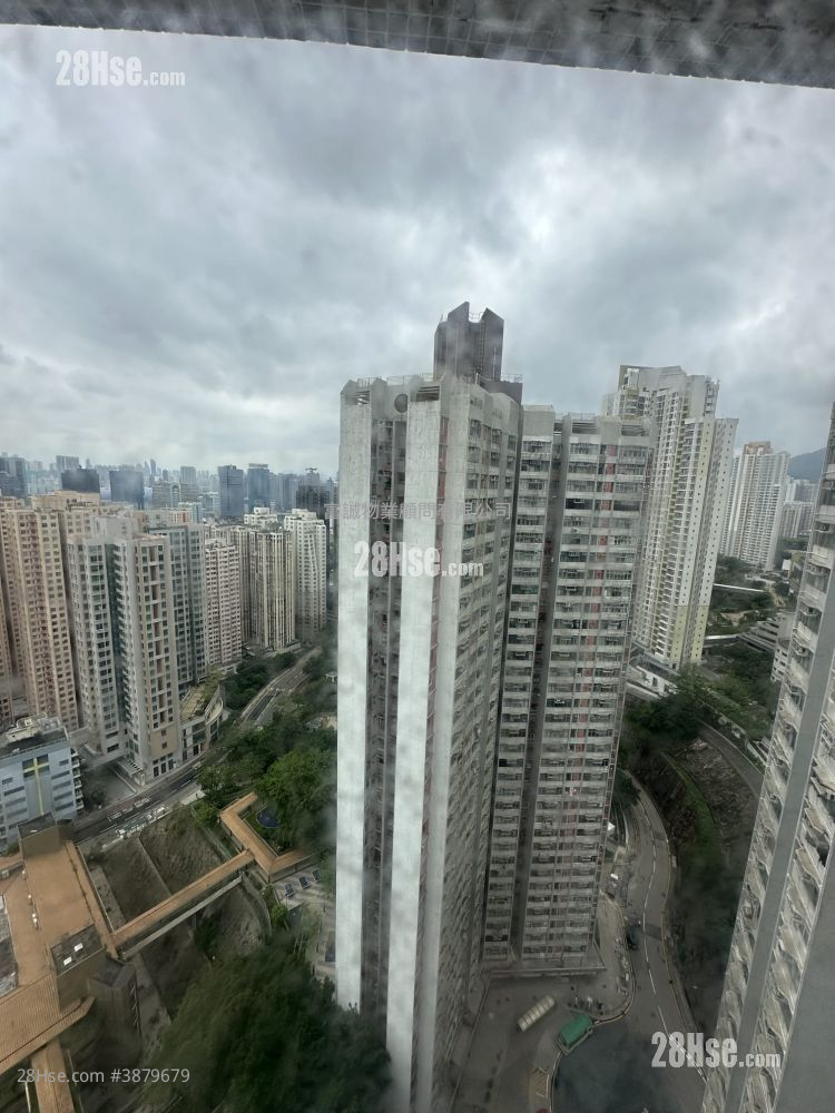 Hong Pak Court Sell 3 Bedrooms , 1 Bathroom 401 ft² ( 37.3 m² )