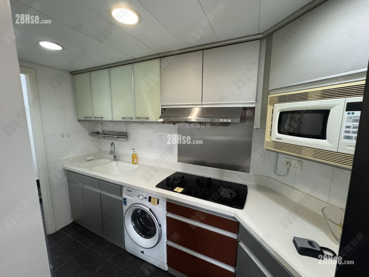 Tseung Kwan O Plaza Rental 4 Bedrooms , 3 Bathrooms 761 ft² ( 70.7 m² )