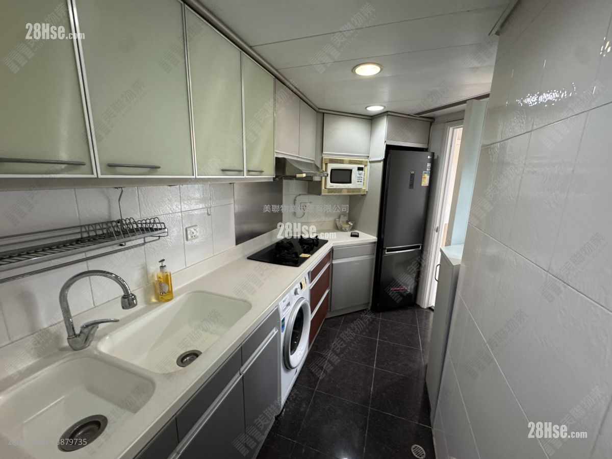 Tseung Kwan O Plaza Rental 4 Bedrooms , 3 Bathrooms 761 ft² ( 70.7 m² )