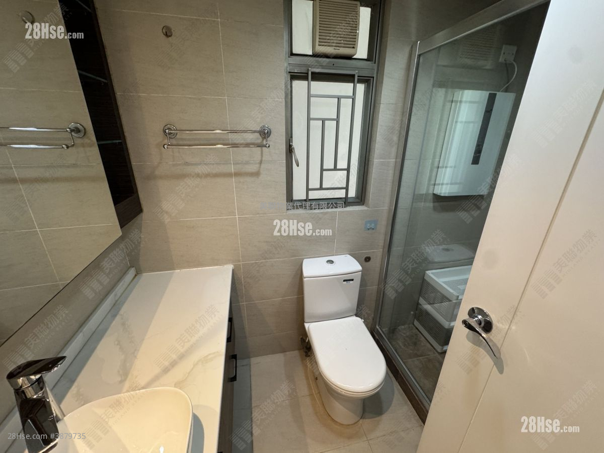 Tseung Kwan O Plaza Rental 4 Bedrooms , 3 Bathrooms 761 ft² ( 70.7 m² )