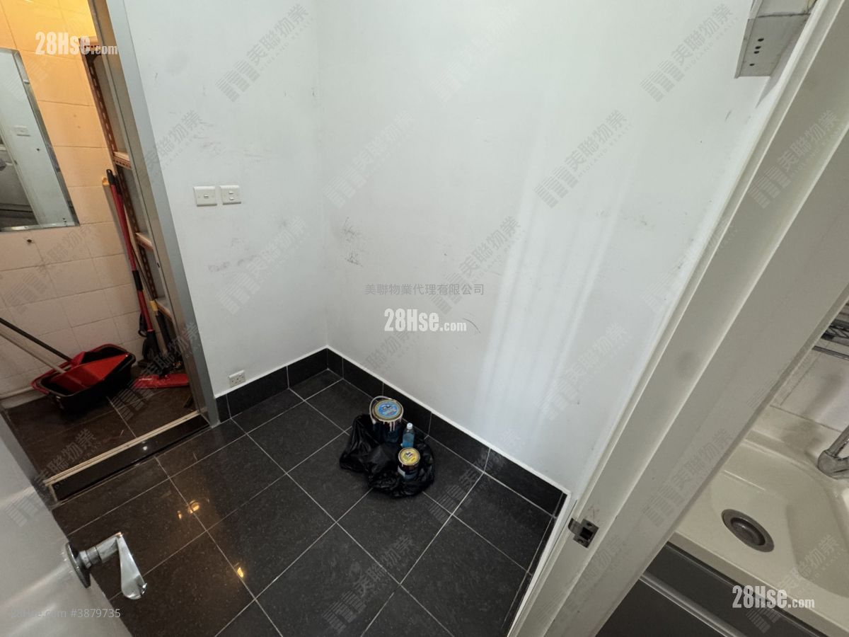Tseung Kwan O Plaza Rental 4 Bedrooms , 3 Bathrooms 761 ft² ( 70.7 m² )